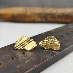 Gold earrings. 14k solid yellow gold stud Earrings, elegant appearance. Handmade